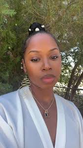 How Old Is Erica Leshai