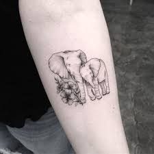 Pin Von Albenita Kabashi Auf Zukunftige Projekte In 2020 Tochter Tattoos Designs Fur Elefantentattoos Elefant Tattoo Klein