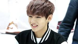 Namun, tahukah kamu jika pemilik nama asli kim taehyung ini begitu. V Bts Beri Adegan Manis Bersama Go Ara Di Hwarang Entertainment Fimela Com