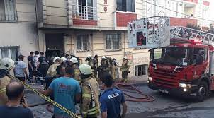 24.07.2021 24 tem 19:02 i̇tfaiye erleri, yangın çıkan binada dumandan etkilenen kedileri kurtardı Esenyurt Ta Yangin 2 Olu Son Dakika Haberleri