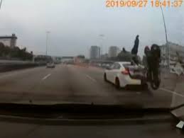 Lori kereta kecil terbuat dari motor bisa angkut rel banyak ! Motor Langgar Kereta Siapa Salah