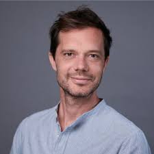 La célèbre marque au Crocodile restera le Partenaire Premium de…