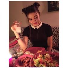 Hande Ercel In Moda Stil Ve Kombinleri Stil Unlulerin Tarzlari Moda Stilleri