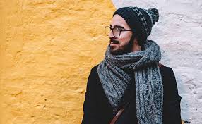 Pareos binden tuch wickeltechniken holozaende. Wie Tragt Man Als Mann Ein Halstuch Wie Bindet Man Schals Stilvoll Getyourscarf