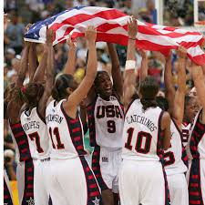 Habrá otros que pudieron llegar al podio y conseguir una medalla, pero ninguno a la cima más que ellos tres. Final De Baloncesto F Atenas 2004