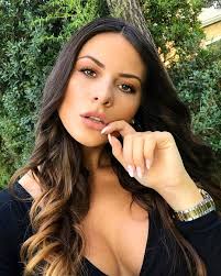 Seferovic's girlfriend amina stuns in sweden's kit. Seferovic Esta Na Selecao Mas So Se Fala Da Namorada