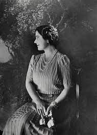 Queen Elizabeth The Queen Mother Photographed By Cecil Beaton 1942 Queen Elizabeth Queen Mother Elizabeth