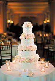 Real Weddings Wedding Cakes With Flowers Winter Wedding Cake Beautiful Wedding Cakes