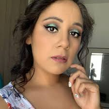 Mint makeup 💚 Mi bellísima clienta @priscilamtz con un maquillaje para  boda, en tonos menta y peinado semi recogido 🥰 Hermosísima 🥰 gracias por  tu preferencia 💚