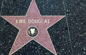 Resultado de imagem para kirk douglas oscars 2018  ESTRELA  PASSEIO  DA FAMA