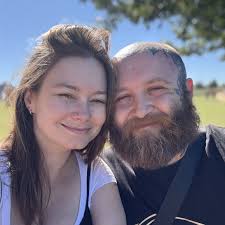 How to finish the Easter egg and meet her husband?