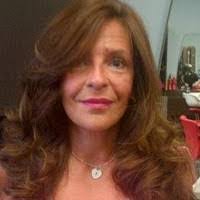 Claudia Sampson's Instagram, Twitter & Facebook