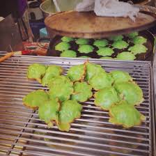 Khanom Krok Baitoey Is Kind Of Thai Sweetmeat Pandan Coconut Milk Mix With Powder Fried Dessert Fried Dessert Asian Desserts Recipes From Heaven