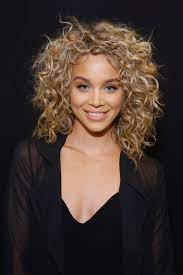 19 Celebrities Who Will Inspire You To Break This Fall Hair Rule Curly Hair Celebrities Short Blonde Hair Curly Hair Styles Naturally