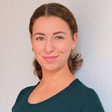 Leann Unger's Instagram, Twitter & Facebook