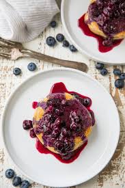 Pin apple crisp healthy oatmeal protein pancakes with greek yogurt. Healthy Greek Yogurt Pancakes With Blueberry Pineapple Syrup Kim S Cravings