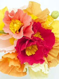 как сделать цветы из бумаги с конфетами своими руками Luchshij Kak Sdelat Cvety Iz Gofrirovannoj Bumagi S Konfetami Svoimi Rukami Master Klass 75 Foto Roskoshnyh Buk Bumazhnyj Cvetok Bumazhnye Rozy Podelki Iz Cvetov