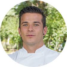 En aquel momento conoció al chef josé carlos fuentes (el club allard. Carlos Maldonado Restaurante Raices Chefservices