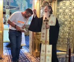 Dacă nu aveți apă minerală puteți folosi apă simplă în care să dizolvați o adăugăm apă minerală treptat. CÄƒlÄƒtorie ImpresionantÄƒ Cezar Elisei A Lansat Cartea Jurnalul Unui Post Terapeutic De 40 De Zile Cu ApÄƒ La ConstanÈ›a Focuspress Ro