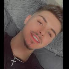 Is there any place in gr who makes the dubai chocolate strawberry cup? 😋