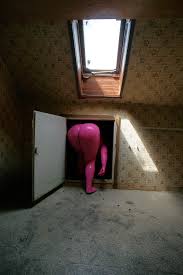 The selection is being continually expanded and. Wir Kommen Zu Dir Kunst Zu Hause Die Neue Sudtiroler Tageszeitung