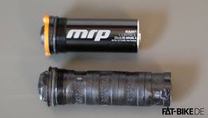 Mrp ramp control for 16 fox 34 fit4grip suspension tuning magnified and simplified mrp just made suspension tuning that much easier and more convenient. So Sieht Die Mrp Ramp Control Cartridge Im Vergleich Zur Rockshox Kartusche Mit 4 Token Aus Fat Bike De