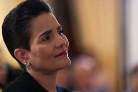 Janet Parra se desahoga y pide a Dios fortaleza tras pedir retirar su  nombramiento