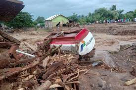 Dilansir antara, badan penanggulangan bencana daerah (bpbd) kabupaten lembata, ntt, menyebutkan korban banjir lahar hujan yang ditemukan bertambah dari lima menjadi 11 orang. Guinblvtpeonm