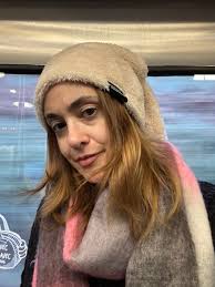 Looking for long-term apartment rent/roommate!