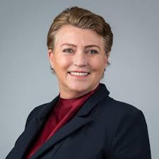 Polo in de sneeuw ❄️, netwerken en goede zaken: Snowpolo St Moritz 🐎. Het  verveelt nooit de 14(!!) jaar lange samenwerking met Pernod Ricard, ooit  begonnen in Parijs met mijn dierbare relatie… |