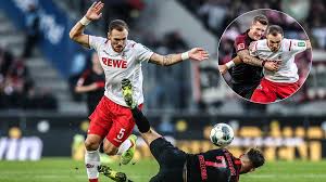 Die fuggerstädter sind sogar seit elf bundesligaspielen gegen die rheinländer ungeschlagen. Doppel Rot Bei Koln Gegen Augsburg Erst Muss Rafael Czichos Runter Dann Andre Hahn Sportbuzzer De