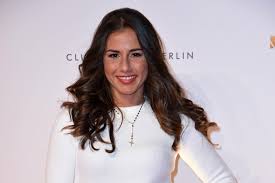 Seither zeigen sie regelmäßig in den sozialen medien, wie verliebt sie sind. Sarah Lombardi Ein Kuss Als Beweis Das Ist Ihre Neue Liebe Gala De