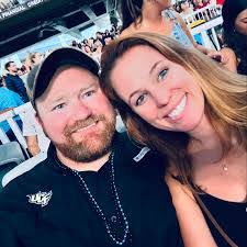 Lindsay Covey's Instagram, Twitter & Facebook