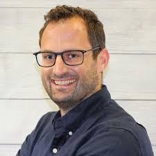 Tara Borden's Instagram, Twitter & Facebook