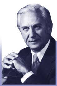 Maurice Mckay's Instagram, Twitter & Facebook