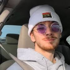 Ian Capper's Instagram, Twitter & Facebook