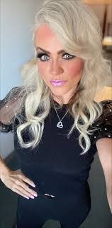 Heather Carnes's Instagram, Twitter & Facebook