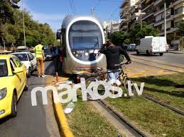 Εξετάζεται η επέκταση του μετρό μέχρι το κέντρο της γλυφάδας. Fwto Sygkroysh Mhxanhs Me Tram Sth Nea Smyrnh