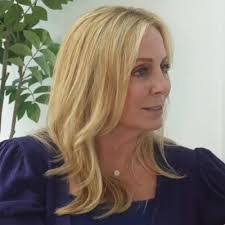 Danielle Newbold's Instagram, Twitter & Facebook