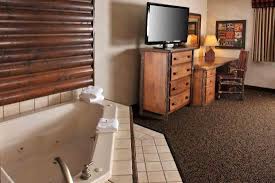The drury inn & suites west des moines is located about 12 miles west of downtown des moines, iowa. Whirlpool Suite Picture Of Stoney Creek Hotel And Conference Center Des Moines Johnston Tripadvisor