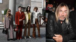 We chat to the the legend at benicassim in 2007 about inviting the crowd up on stage and playing the spanish festival. Zldrwexvlvbsvm