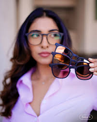 Step into the new month with a new look with these effortless, black  Aviators, with a striking gold nose-bridge. Crafted in supreme Stainless  Steel, these lightweight frames are sure to be the