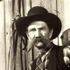 Hank Bell, great western character actor. Always in the background in a lot  of westerns. Saloon patron, townsman. He also had speaking rolls in “B”  westerns.