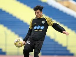 Với bùi tiến dũng, dù luôn thể hiện được phong độ cao trong màu áo u23 hay đt olympic việt nam, nhưng khi trở về flc thanh hóa, anh vẫn chỉ đóng vai trò là thủ môn số 3 (giống như rmah sưa) sau hai đàn anh là thanh thắng và bửu ngọc. Thá»§ Mon Bui Tiáº¿n DÅ©ng NgÆ°á»i Gop Gáº¡ch Xay Ä'á»n Huyá»n Thoáº¡i U23 Viá»‡t Nam Bao Dan Sinh