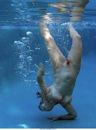 WifeBucket | Amateur wives naked underwater!