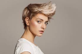 Owners of a short hair do not need to try too much. 20 Best Androgynous Haircuts And Hairstyles In 2021