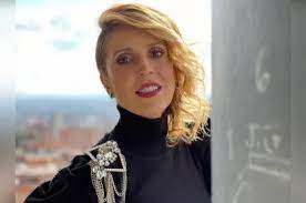 Alejandra azcárate se cansó de que le pidan fotos con su esposo y así reaccionó en las redes. 13kqxu3dm9yqtm
