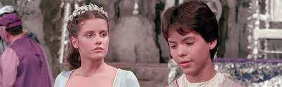 Simon, son of the king, must flee when the empire is overthrown by the evil shurka. Wizards Of The Lost Kingdom 1985 Von Hector Olivera M Square Classics Ucm One