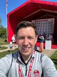 Derek Fuller's Instagram, Twitter & Facebook