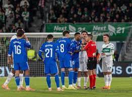 De Iñaki Peña a los expertos arbitrales: ¿fue falta la acción del 2-2 en el  Elche-Real Madrid?